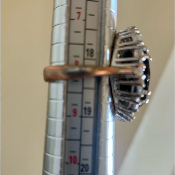 Brilliant Fashion Cocktail Ring - Picture 3 of 6